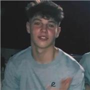 Soy un joven de 18 años, me gusta mucho enseñar. Estoy estudiando ingeniería naval y tengo facilidad sobretodo por las ciéncias y para explicarlas, tambien puedo dar clases de mas materias.